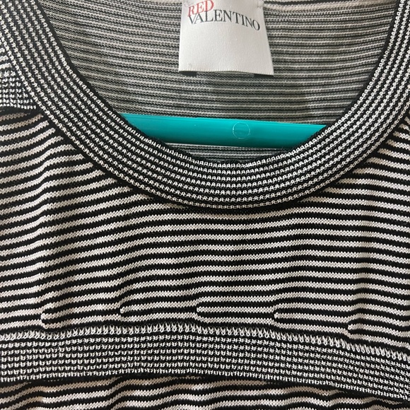 RED Valentino beautiful sleeveless black and white top - Picture 2 of 4